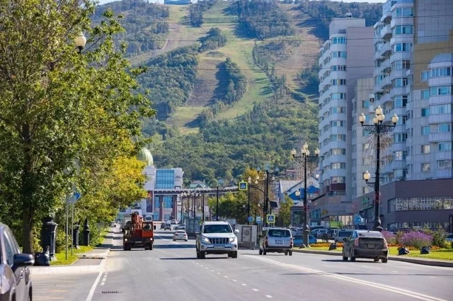 В Южно-Сахалинске днем без существенных осадков, температура +15…+17°С.