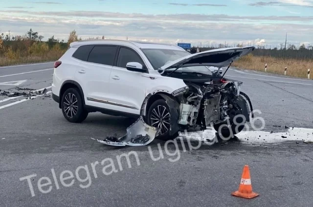 В ДТП пострадали оба водителя и 57-летняя пассажирка Chery.