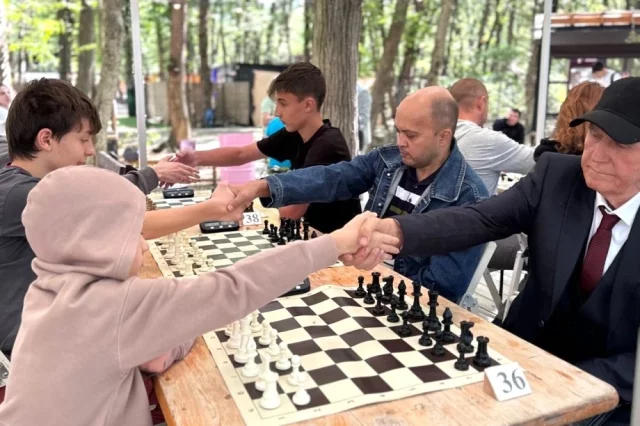 В турнире участвовали игроки разного уровня.