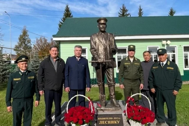 В Татарстане открыли первый памятник леснику