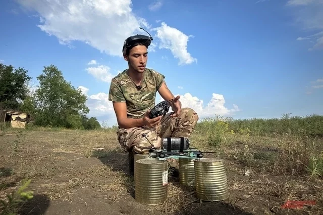 Оператор FPV-дрона с позывным «Арткоп». 