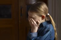 Ребенка часто били родители.