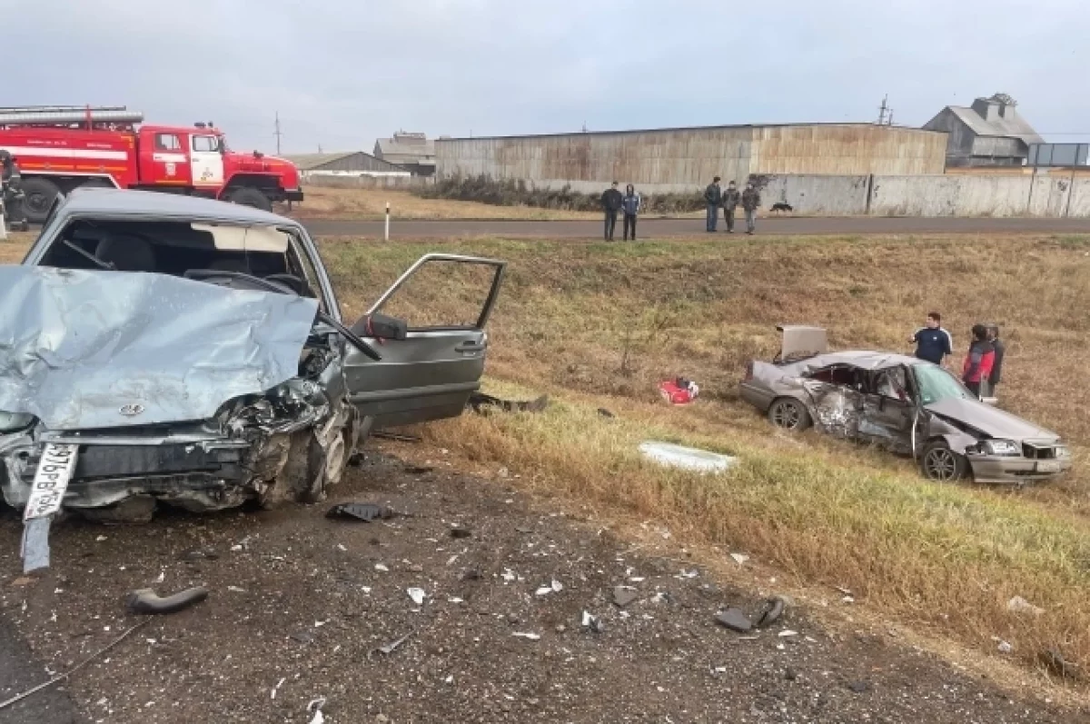 Два человека погибли в ДТП с Mercedes на трассе в Шарлыкском районе