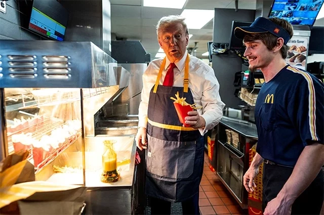 Дональд Трамп в McDonald's.