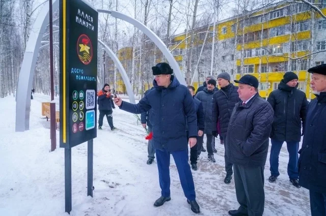 В зоне памяти размещена копия известной скульптуры «Солдат и девочка» симферопольского мемориала «Вежливые люди». 