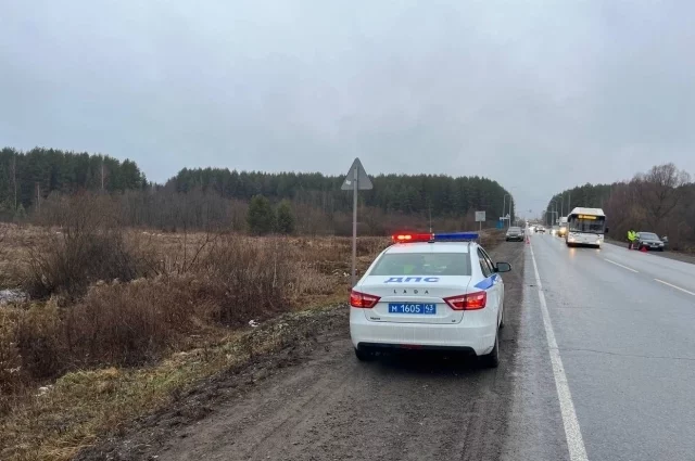 . В ДТП пострадали четыре человека, которые находились в этом автомобиле – водитель и три пассажира