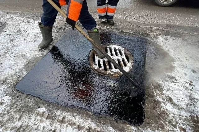 Горожане неоднократно жаловались на состояние люков на проезжей части