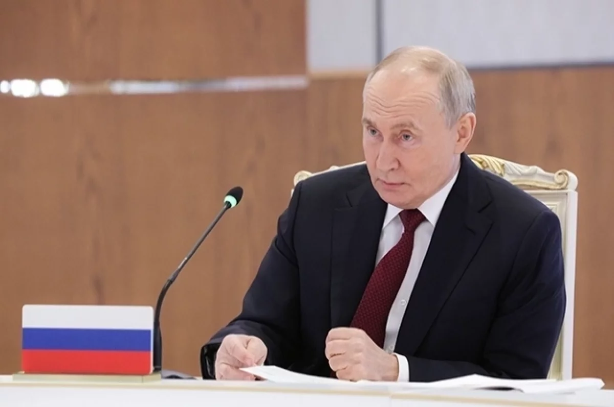 Путин поручил создать план по повышению трудоустройства участников СВО
