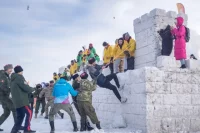 Каждый год здесь берут снежный городок, как на картине Сурикова.