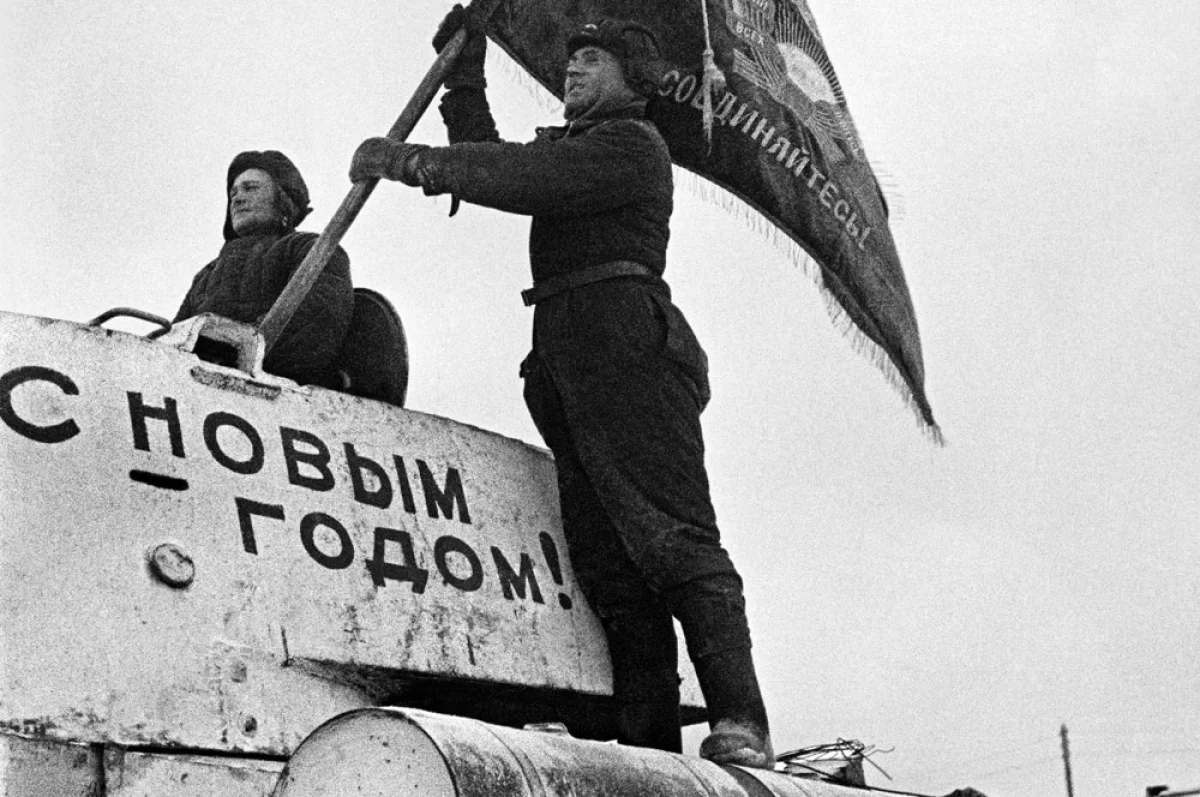 Оборона Москвы. Танкисты отправляются на фронт в канун  Нового, 1942 года