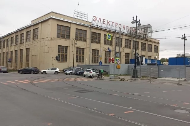 Завод «Электроаппарат» и строящаяся станция «Горный институт» в 2022 году.