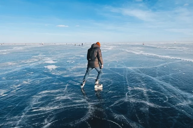 С Байкала туристы привозят оригинальные сувениры. 