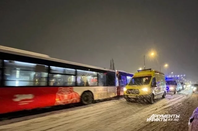 В центре Перми столкнулись автобусы