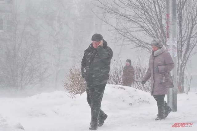 На погоду в регионе влияет фронтальный раздел, которому присущи обильные осадки в виде снега и дождя, а также порывистый ветер