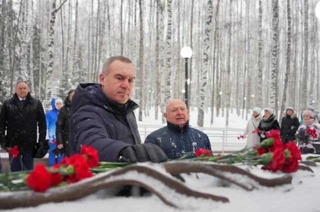 Блокада Ленинграда длилась 872 дня. 