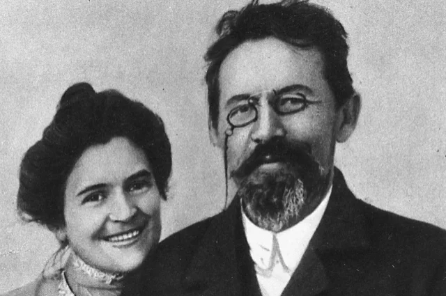 Антон Чехов и его жена – актриса Ольга Книппер-Чехова. Ялта, 1901 год.