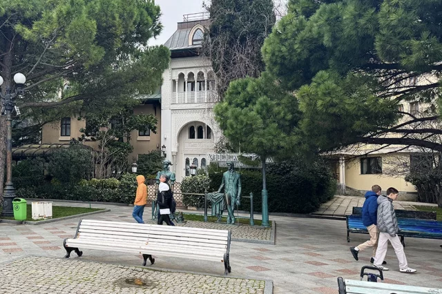 Гостиница, принадлежащая певице Софии Ротару также попала в перечень национализируемых объектов.