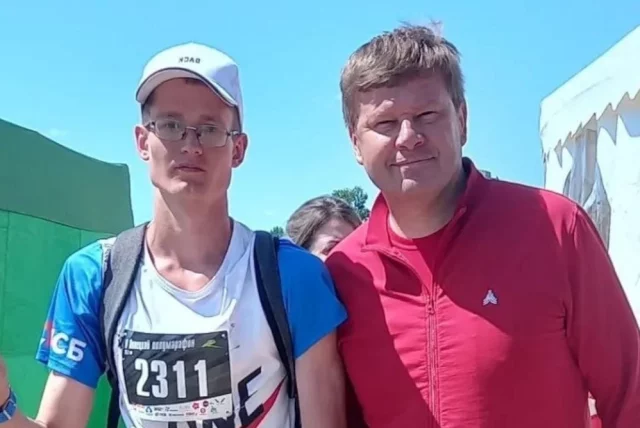 Дмитрий Полковников (слева) после одного из спортивных соревноываний.