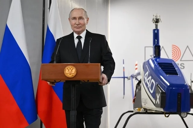 19 февраля 2025. Президент РФ Владимир Путин посещает научно-производственное предприятие «Радар ммс» (научно-производственный комплекс беспилотных авиационных и морских систем) в Санкт-Петербурге. 