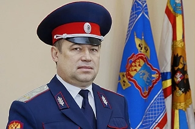 Виктор Гончаров работал чиновником параллельно с тем, как был атаманом.