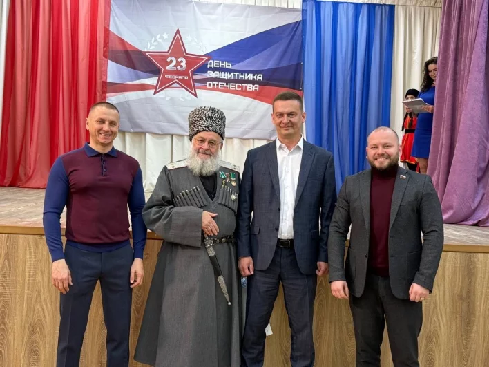 Героизм и любовь к Родине были главной темой встречи.