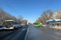 В Оренбурге зелёный пассажирский «ЛиАЗ» наехал на пассажирку