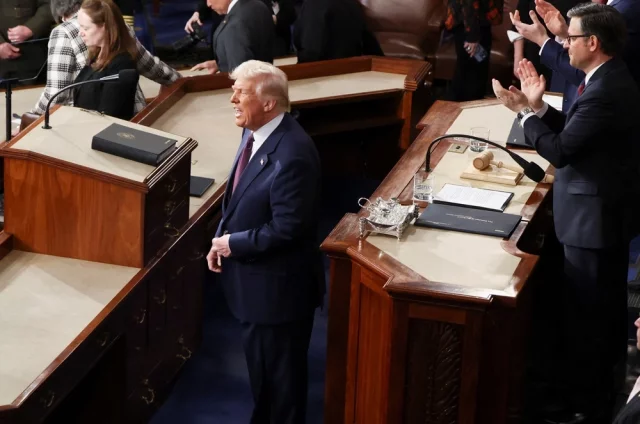 Президент США Дональд Трамп во время заседания Конгресса в зале заседаний Капитолия США в Вашингтоне.