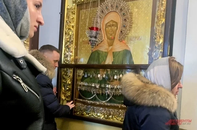 Икона св. Матроны в Покровском монастыре.