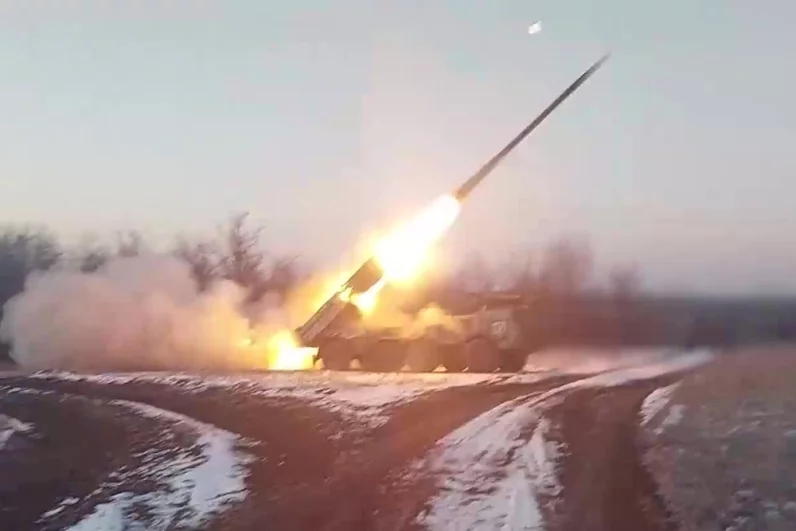 «Ураганы» обеспечивают продвижение мотострелков группировки войск «Восток» на Южнодонецком направлении.