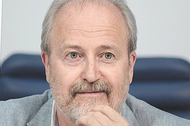Владимир Хотиненко.