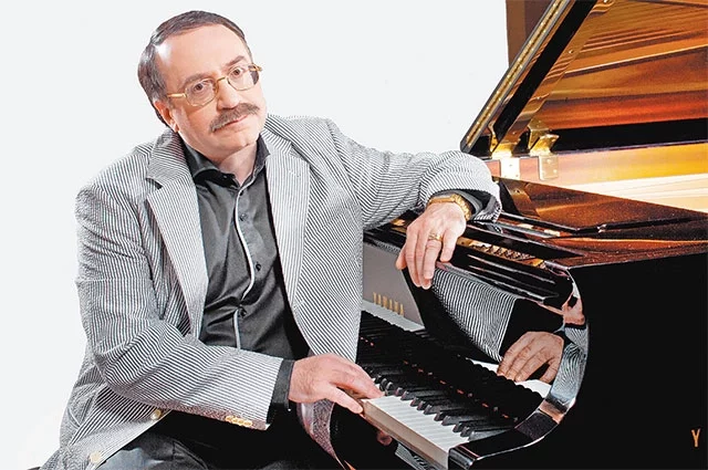 Даниил Крамер.