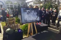 Александр очень любил свою профессию.