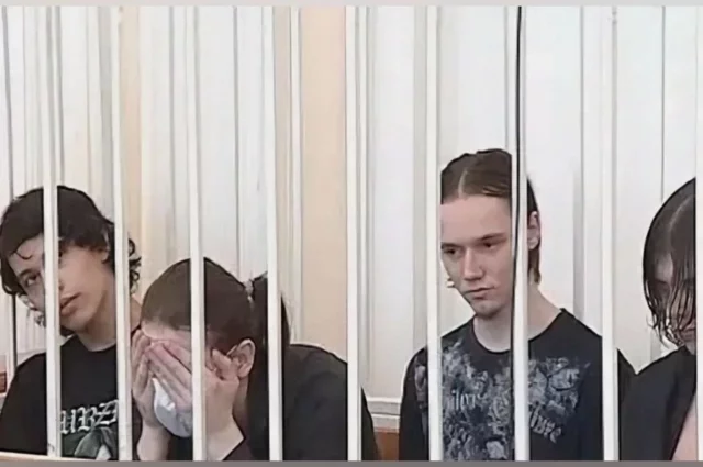 На скамье подсудимых. 