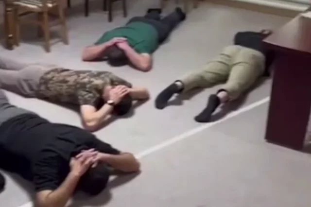 В Кабардино-Балкарии задержали сотрудников рехаба, которые силой вернули на лечение сбежавшего пациента.