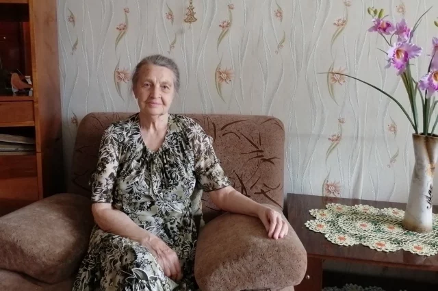 В свои 98 лет Чеслава Альбертовна продолжает оставаться очаровательной красавицей с живым блеском в глазах и милой улыбкой на губах.