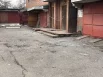 Осколки повсюду.