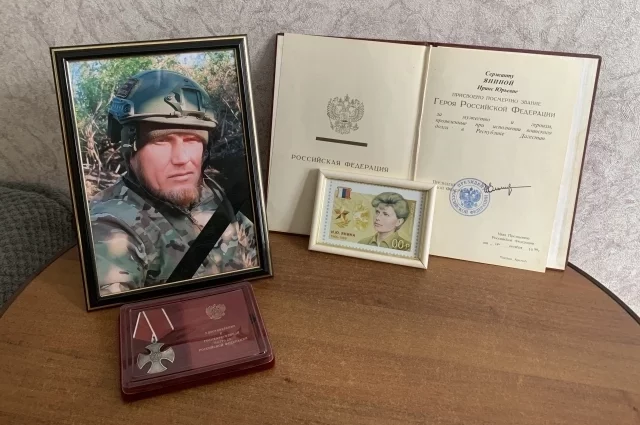 Всю жизнь Женя переживал, что не достоин своей героической матери. А погиб как герой...