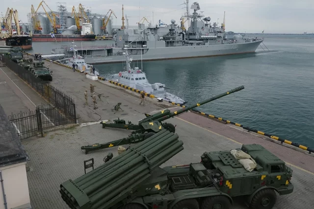 Морской порт Одессы. Главная задача России сейчас — поставить наших солдат на территории бывшей Украины. 