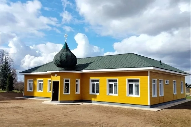Братский корпус – часть Центра паломничества в деревне Клин Куньинского района