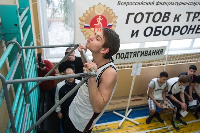 Если ребёнок не способен по каким-либо причинам выполнить нормативы, то, может быть, надо дать ему возможность сделать столько, сколько в его силах, но на совесть, без лени.