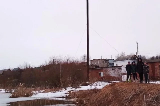 На пруду у деревни Груни чуть не произошла трагедия