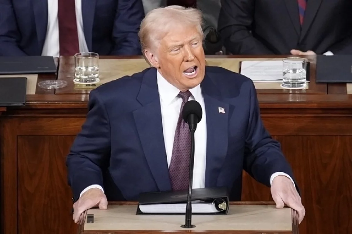 CBS: Трамп случайно позвонил экс-помощнику, которого называл неудачником