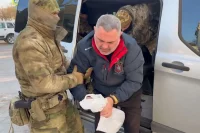 Если вы, либо ваши родственники, пострадали от противоправных действий этого человека, сообщите об этом полицию по телефону 102.