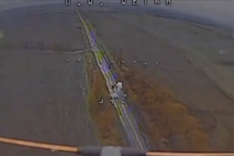 Операторы FPV-дронов группировки «Восток» уничтожили танк ВСУ.