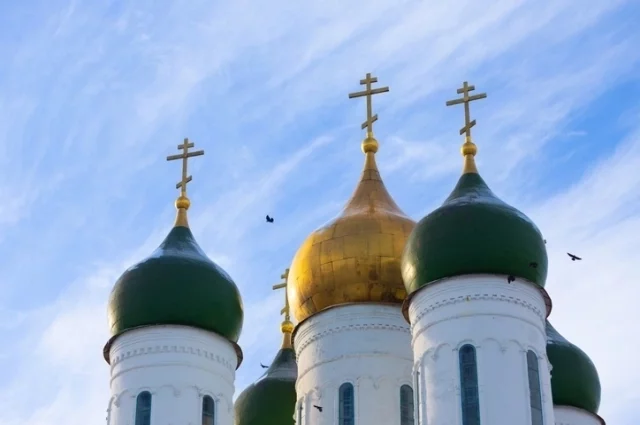 Традиционно на Пасху в церкви поют пасхальные песнопения.