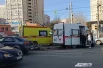 Вскоре после аварии на место прибыли медики — они осмотрели коллег из пострадавшего автомобиля и водителя Hyundai