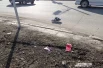 На газоне видны следы от шин легковушки