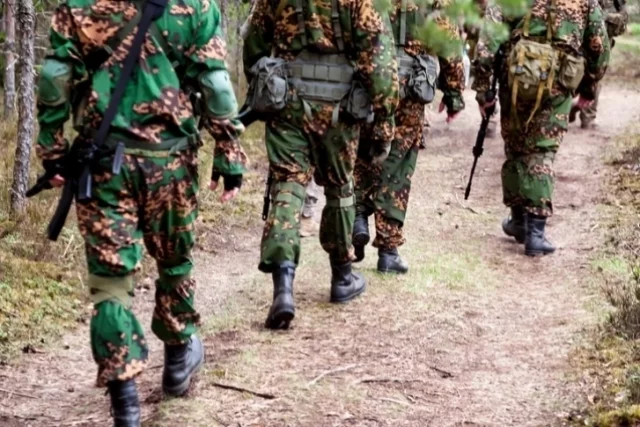 Украинские военнослужащие сдаются в плен целыми бригадами.