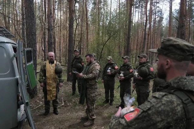 Пасхальная служба на позициях.