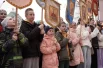 На крестный ход пришёл и стар и мал.